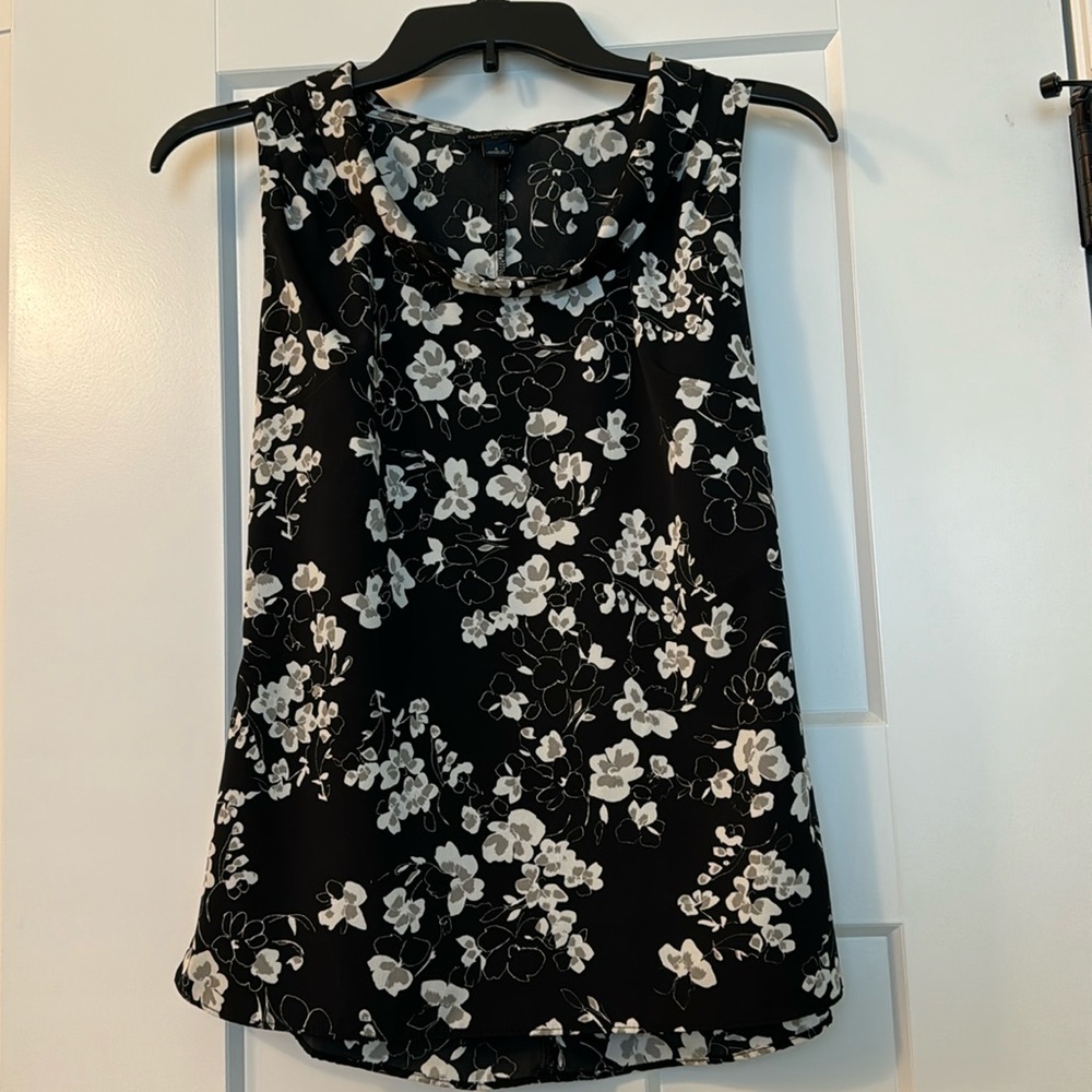 Banana Republic Size Small Fitted Blouse